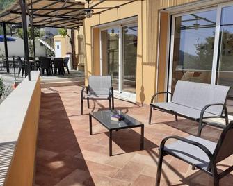 Chic Coastal Hill Escape - Ventimiglia