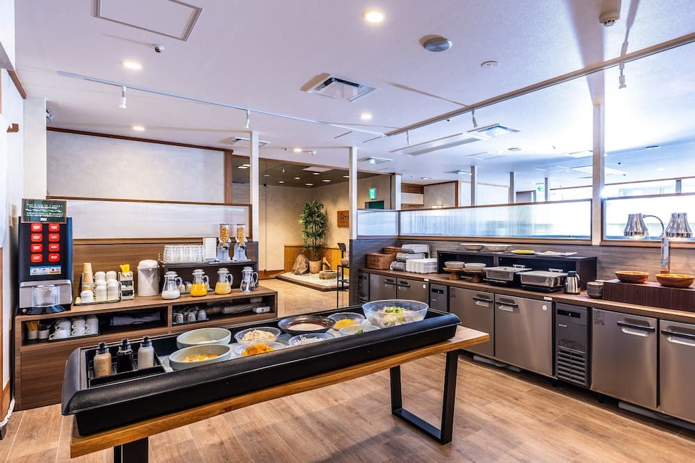 Apa Hotel Himeji Ekikita - Himeji - Buffet