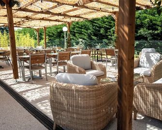 Villa Hotel - Gien - Terasa