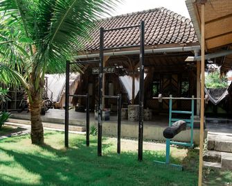 Da Housetel Kuta - Kuta - Patio