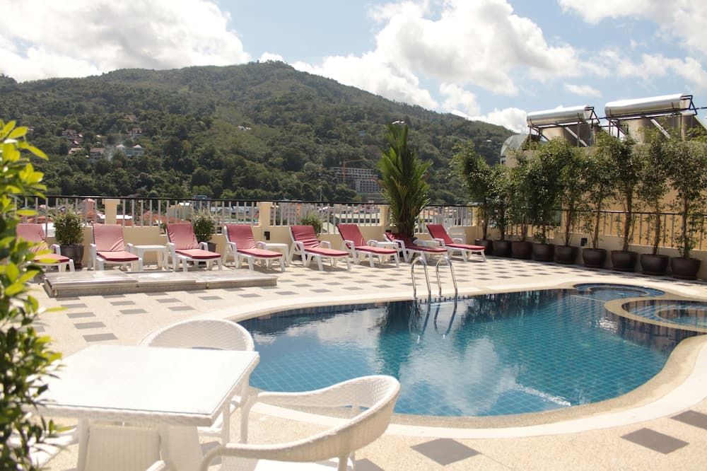 Patong Hemingways Hotel