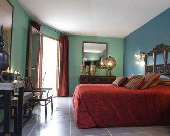 Hotel du Mas de la Chapelle - ארל - חדר שינה