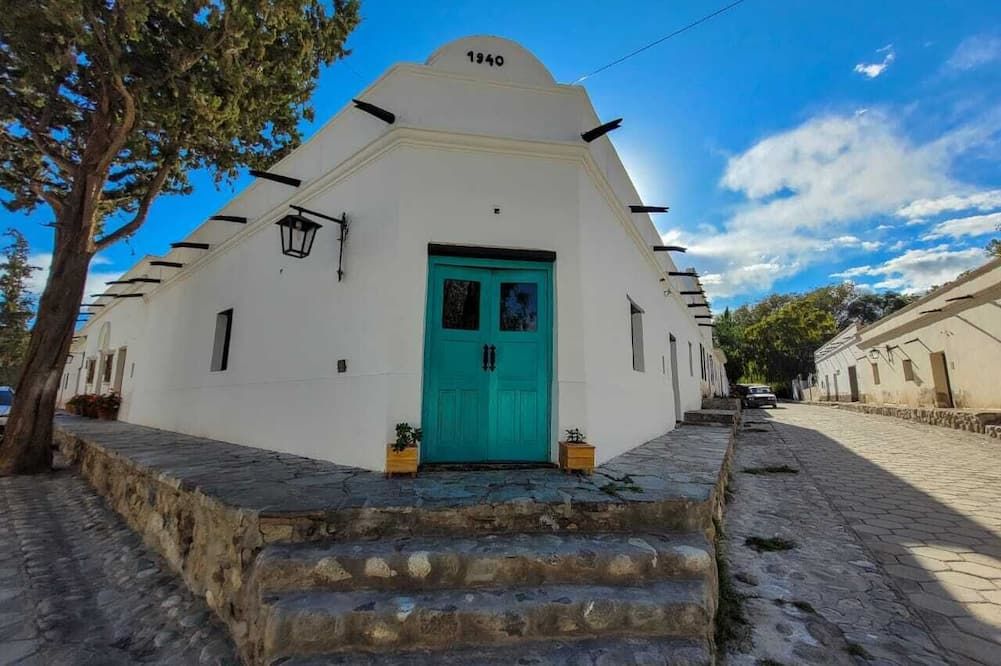 La Vieja Esquina - Cachí