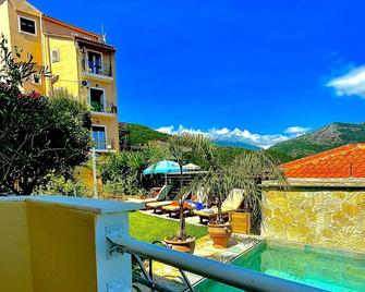 Odysseas Art Villa - Poros - Piscina