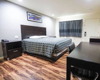 Sky Riders Motel - Sacramento