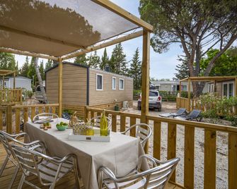 Camping Le Bois Fleuri - Argelès-sur-Mer - Patio