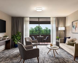 كراون بلازا إديسون باي آيتش جي - اديسون - غرفة معيشة