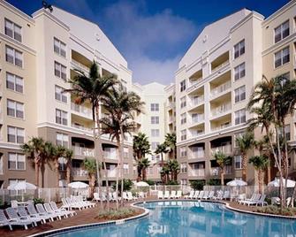 Luxury Resort Minutes From Disney - 2br Suite Hot To Book !!! - Celebration - Pool