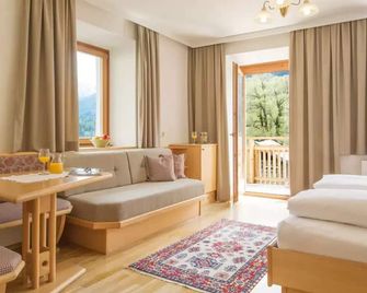 Ferienhof Neusacher Moser - Weissensee - Sala de estar