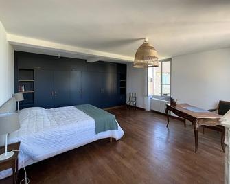 Large family home in the countryside - Laas - Habitación