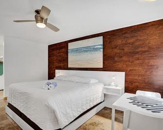 Waves Beach Town Cozy Studio Apartment - Pompano Beach - Bedroom