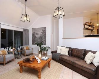 The Lookout Guest House - Mossel Bay - Huiskamer