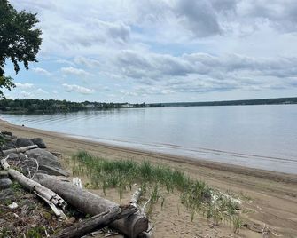 3 bdrm fully furnished cottage near the beach - Miramichi - Pláž