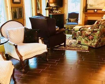 Robin's Hood Cabin New River Gorge National Park - Fayetteville - Living room