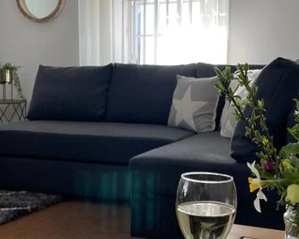 The Upper Largo Hotel & Restaurant - Leven - Obývací pokoj