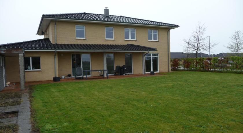 Værelse i Augustenborg i stor villa – Augustenborg