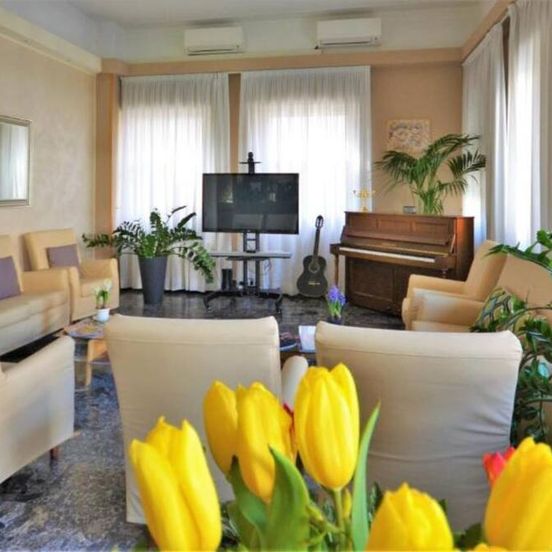 Gold Hotel image 1