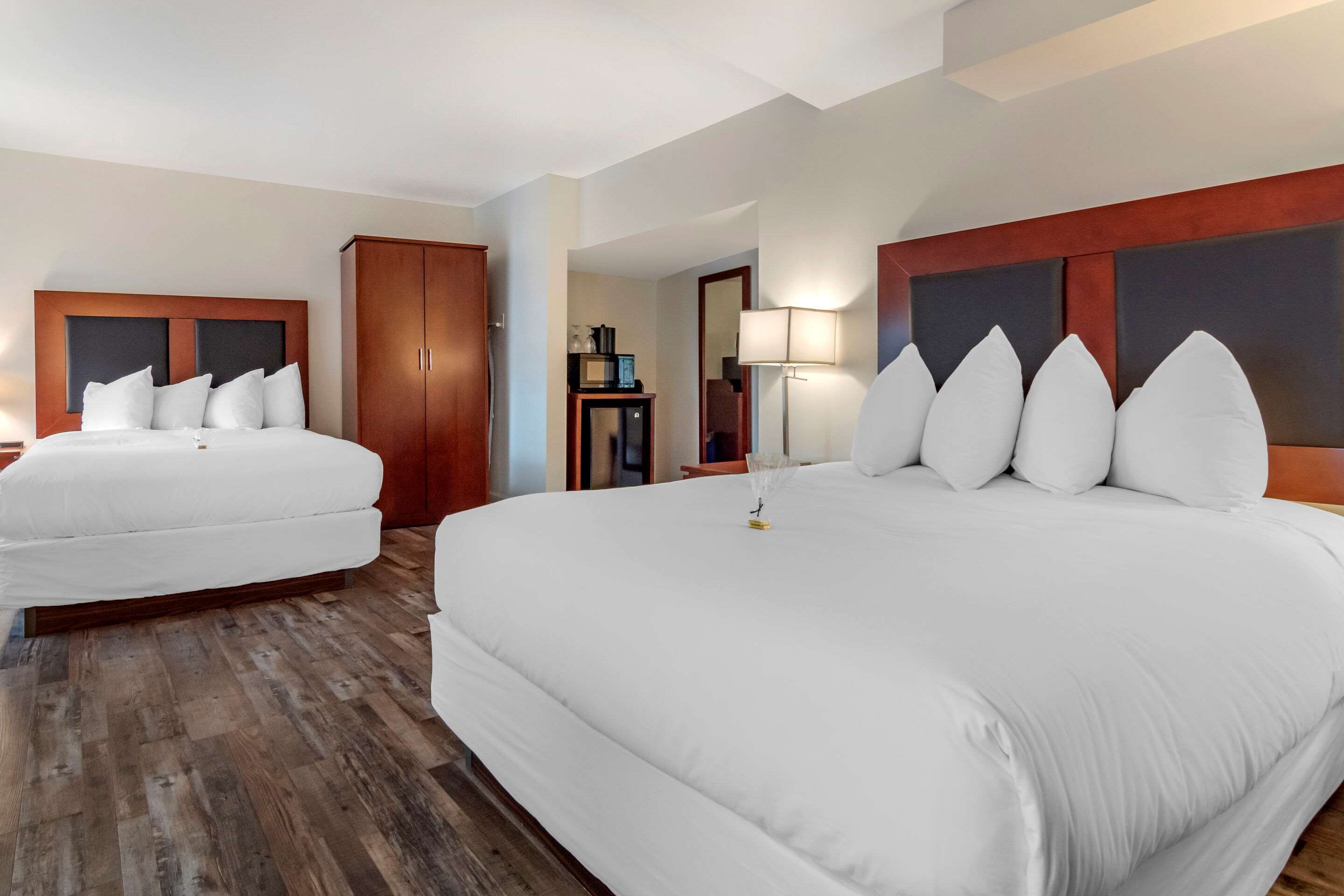 Comfort Inn & Suites - Penticton - Schlafzimmer