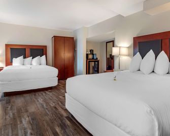 Comfort Inn & Suites - Penticton - Schlafzimmer