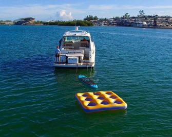46' Sea Ray - Luxury Yacht Rental In Key Biscayne! - Miami