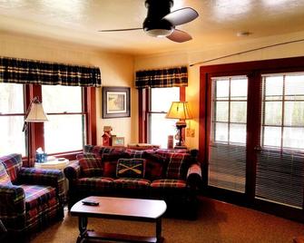 River House on the McKenzie - Blue River - Sala de estar
