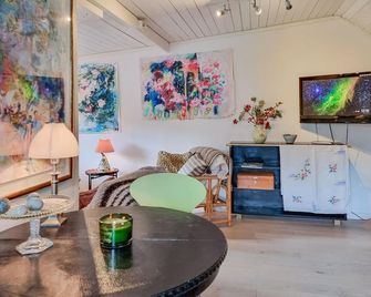 Nice Home in Haerryda With Wifi - Härryda - Dining room