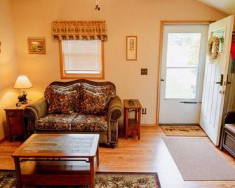 Cozy Cottage Near Cook Forest Park, Anf - Marienville - Living room