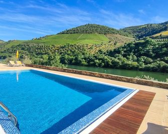 Apartment with shared pool and fantastic panoramic view of the douro river - Foz Tua - Pool