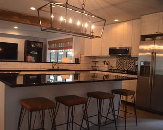 Newer built cottage-short walk to beach - Union Pier - Cocina