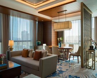 Sheraton Beijing Lize Hotel - Beijing - Living room