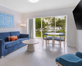 Castaways Resort & Spa On Mission Beach - Mission Beach