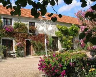 Charme au cœur des châteaux : Chambre d'hôtes avec Wifi - FR-1-590-329 - Tavers - Edificio