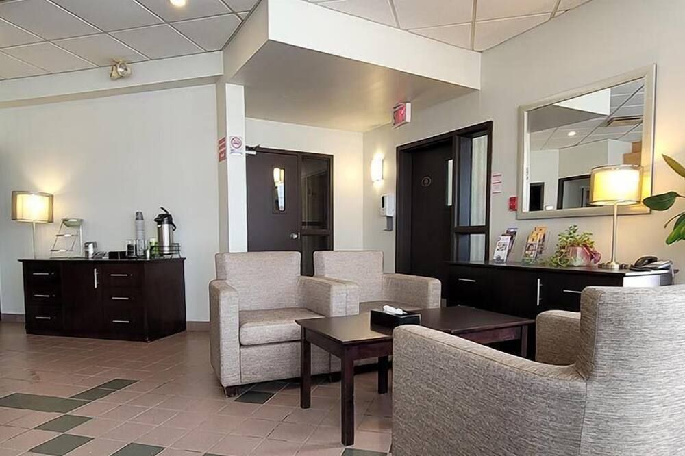 Quality Hotel & Suites - Sherbrooke - Sala de estar