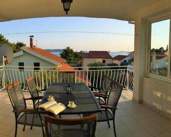 Apartments Marin (98571-A2) - Jadrija - Jadrija