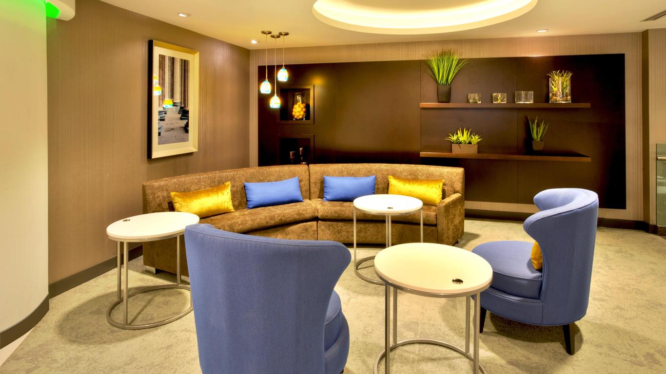 Crowne Plaza Kitchener-Waterloo By IHG