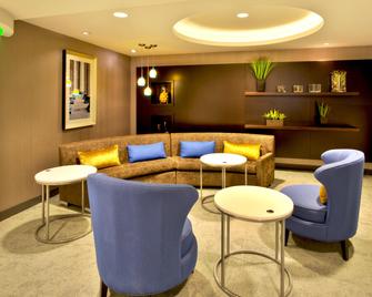 Crowne Plaza Kitchener-Waterloo, An IHG Hotel - Kitchener - Lounge