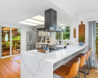 Bodur's Rustling Leaves, with BBQ, Fresh Air & Privacy - Renton