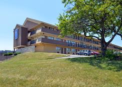 Americas Best Value Inn Pittsburgh Airport - Coraopolis - Bâtiment