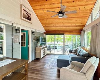 Charming Getaway At Conley Bottom Resort/Lake Cumberland - Monticello - Sala de estar