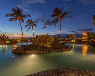 Elegant Oceanview Villa w/Resort Pool, Spa & AC: Hali'i Kai 12C on Kohala Coast - Waikoloa Village - Pool