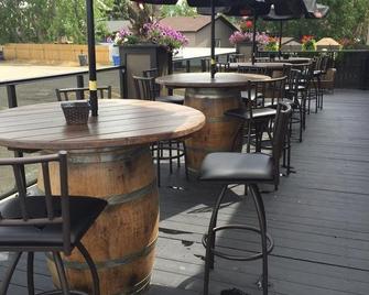 Coaldale Inn - Coaldale - Patio