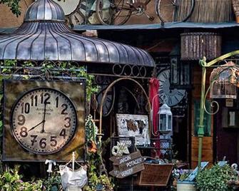 Beautiful house with big garden and private pool - Mazan - Building