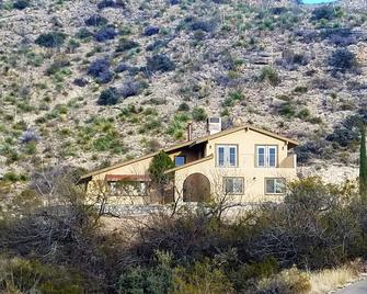Canyon Vista Home, exclusive neighborhood with magnificent views of White Sands - Alamogordo - Building