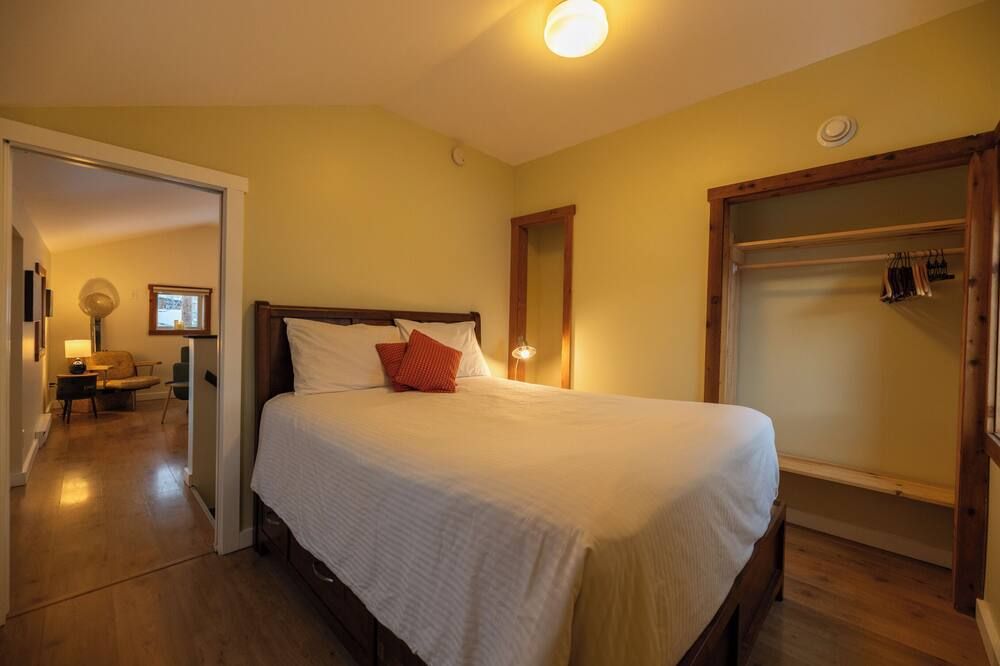 Located in Downtown Whitehorse - Treehouse - Whitehorse - Habitación