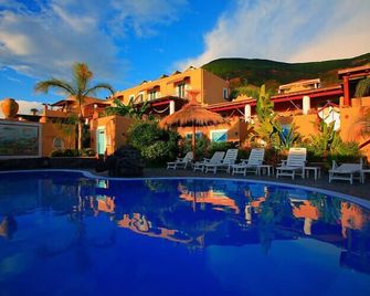 Hotel Mamma Santina - Santa Marina Salina - Piscina