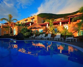 Hotel Mamma Santina - Santa Marina Salina - Zwembad