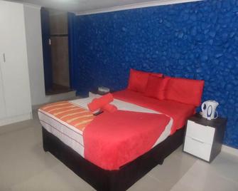 Tshedza Guest House - Pretoria - Bedroom