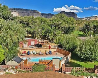 Arrowhead Country Cabins - Mount Carmel - Pool