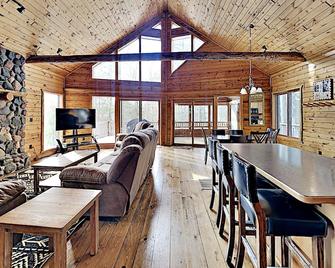 Comfortable Lake Home With Sandy Beach And Private Dock On Lco Lake - Hayward - Їдальня