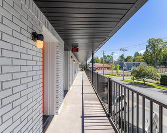 Ambler Hotel - Saratoga Springs - Balcony